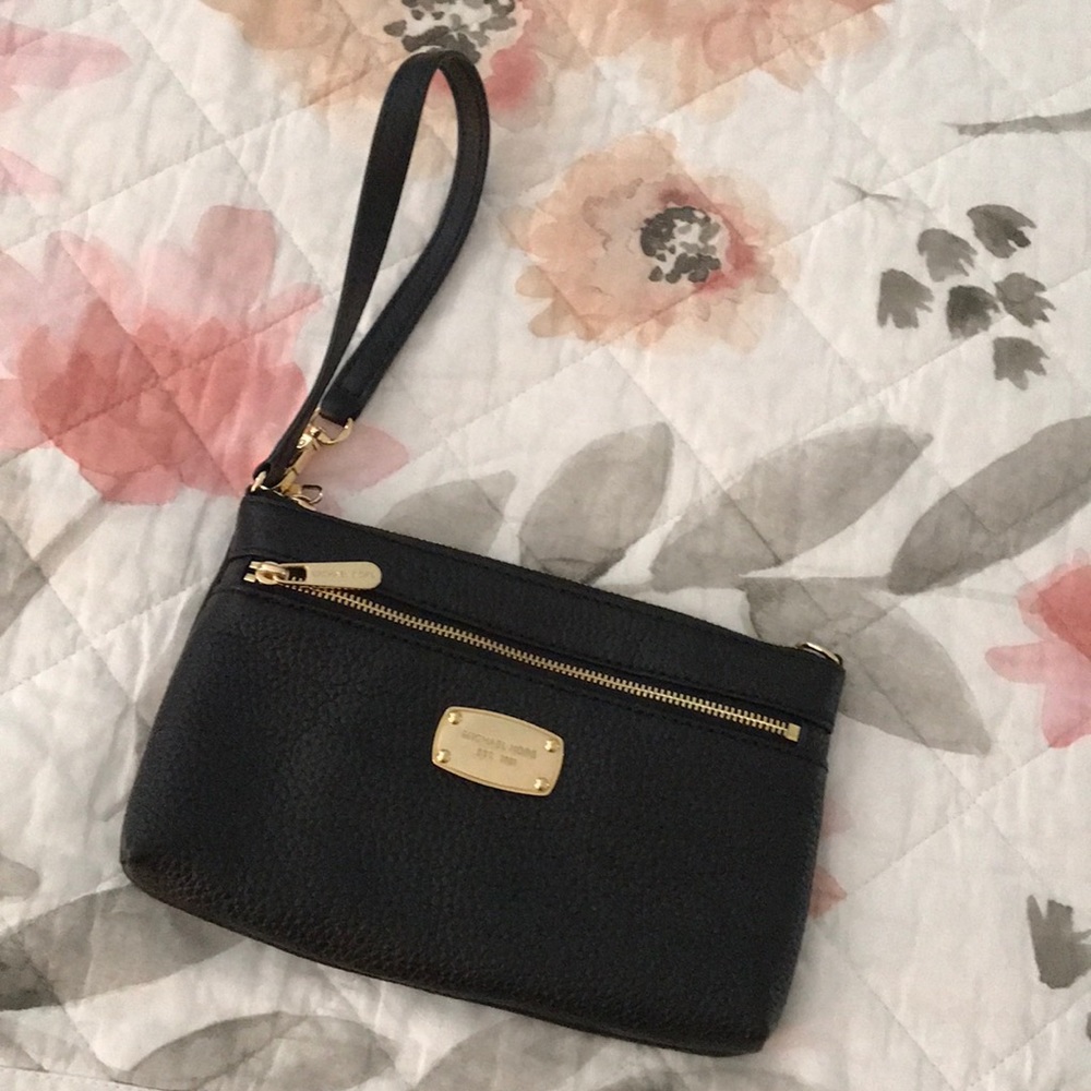 Michael Kors Wristlet